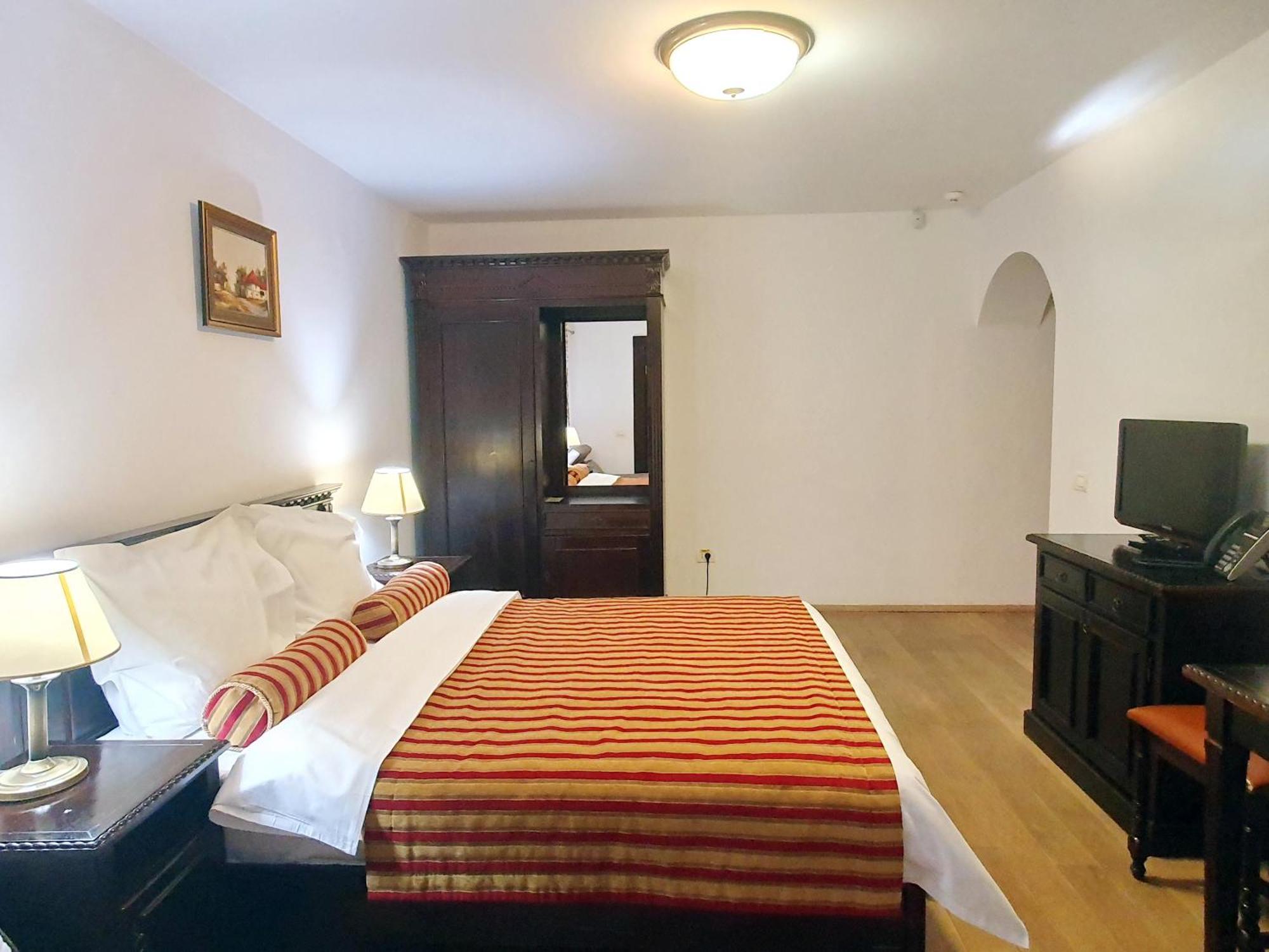 Vila Leonida - Resort Leonida Buşteni エクステリア 写真